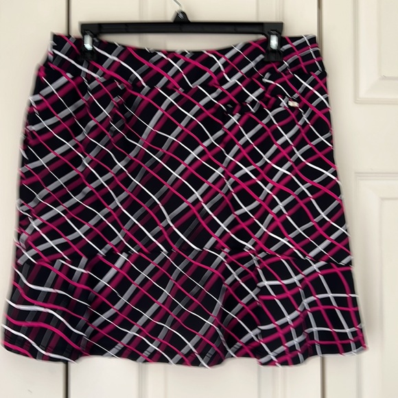 Tail Skort - Picture 2 of 8